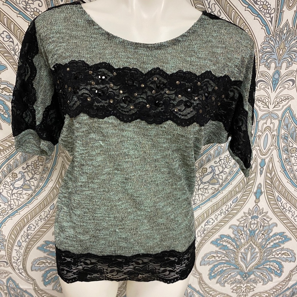 Ladies Daytrip short sleeved shirt.